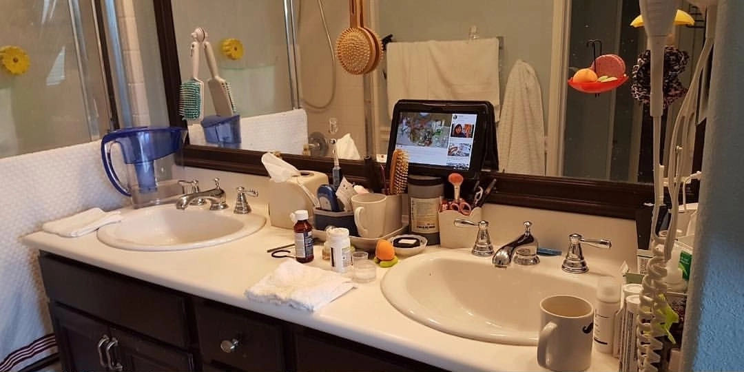 Soap scum covered bathroom before professional cleaning in Espoo