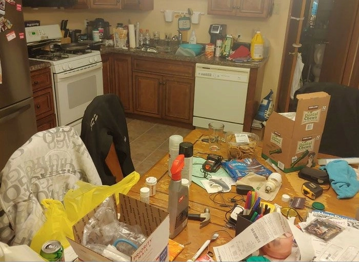 Stained kitchen sink before cleaning service in Espoo